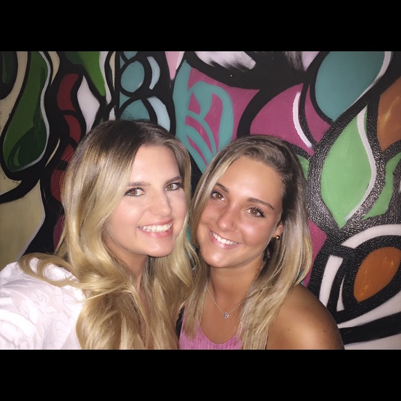 Meet your Posher, Carly - Picture 1 of 1